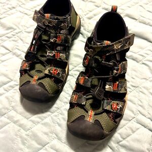 Keen sandals for toddler green and orange